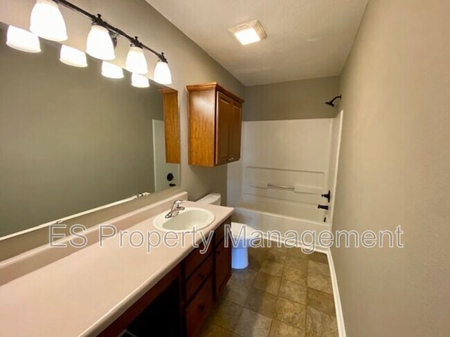 Building Photo - 16736 Aulton Dr