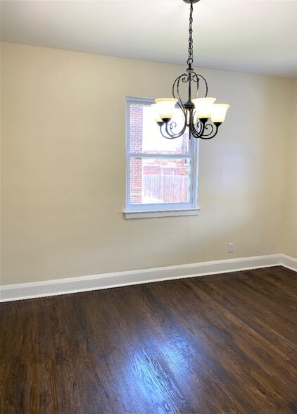 Building Photo - 95 Kentway