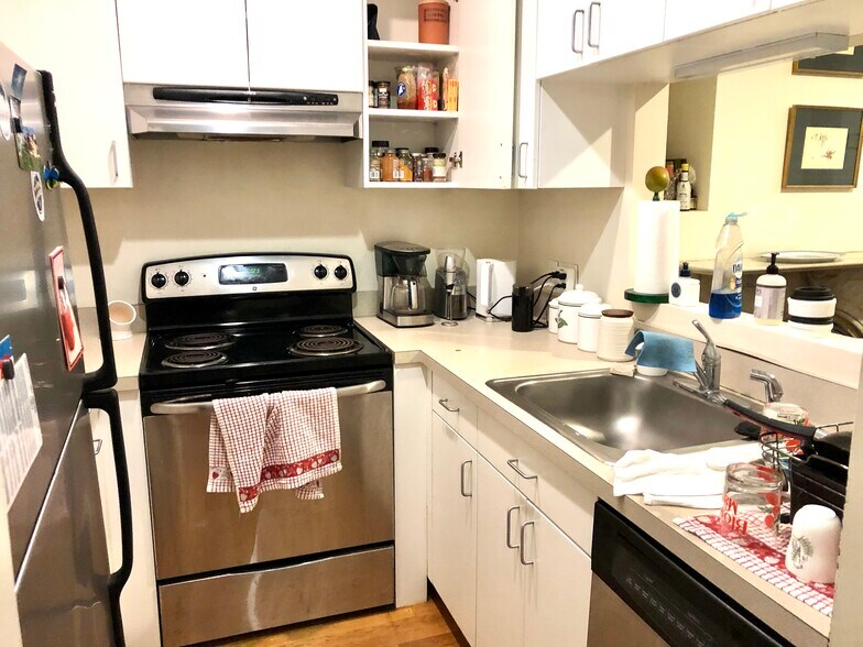Primary Photo - 22 Yarmouth St