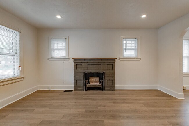 Building Photo - PRE-LEASING