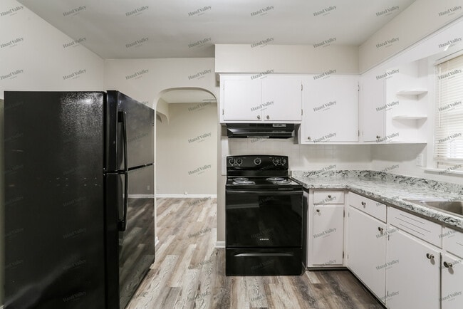 Building Photo - 107 Spring St