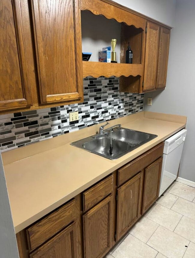 Building Photo - 471 Bentwood Ln