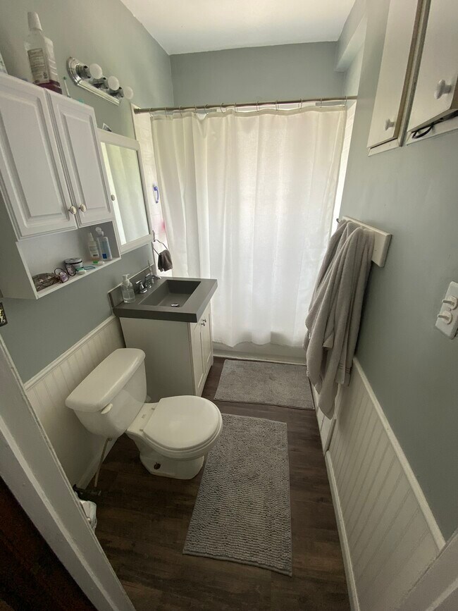 Building Photo - 319 E Montana St