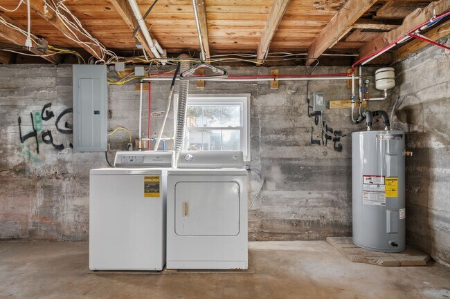 Building Photo - MOVE IN WITH A SECURITY DEPOSIT ALTERNATIVE FROM OBLIGO (for qualified applicants).