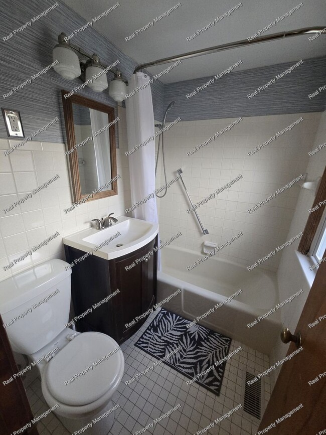 Building Photo - Updated Munster Cape Cod