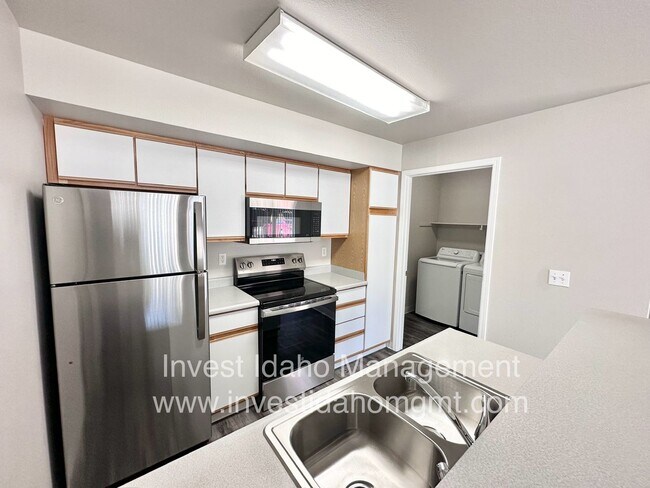 Building Photo - Fully renovated in 2025 2 bedroom, 2 bathroom ground floor apartment available soon.