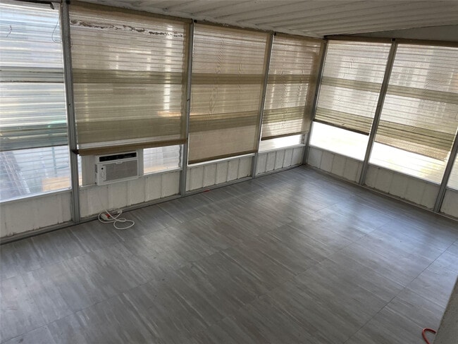 Building Photo - 2875 SW 58th St