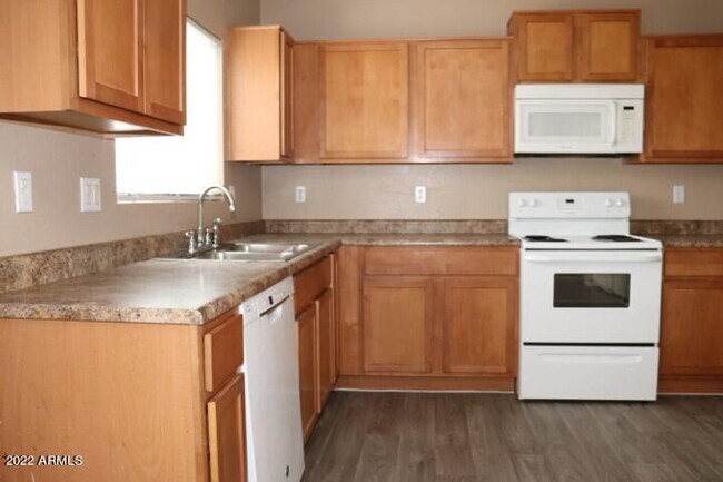 Building Photo - 15943 N Cristine Ln