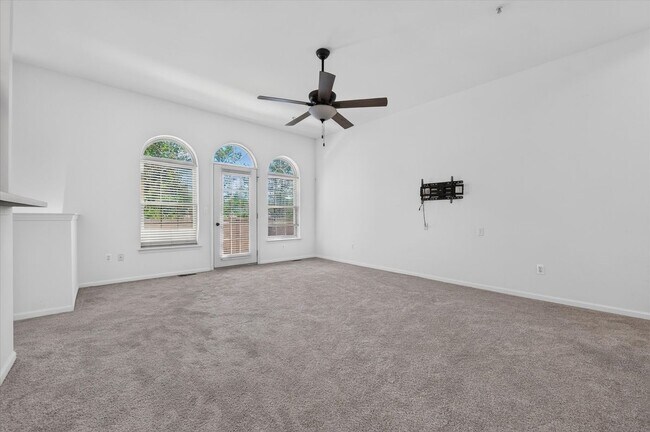 Building Photo - 39763 Rockcrest Cir