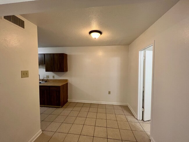 Building Photo - 306 Cougar Ridge