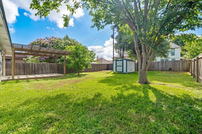 Building Photo - 8809 Corran Ferry Dr
