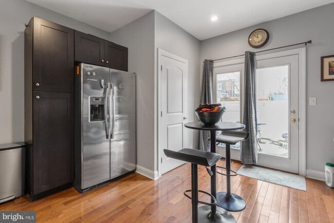 Building Photo - 2524 Sepviva St