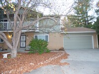 Building Photo - Spacious 2BR/2.5BA in Lakewood!