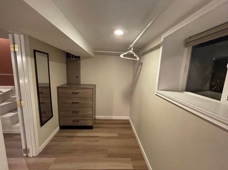 Building Photo - 704 NE 53rd St