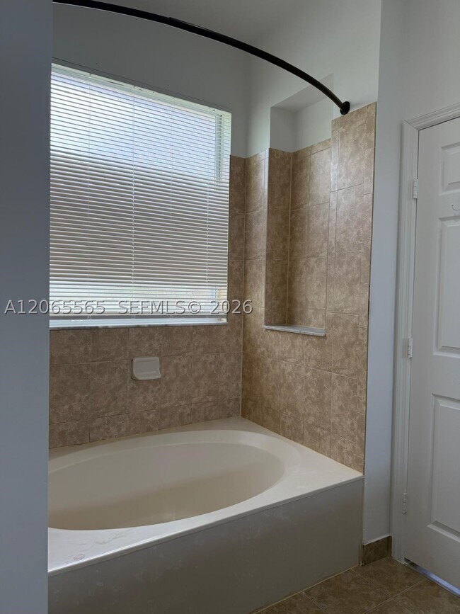 Building Photo - 4017 SW 149th Ct
