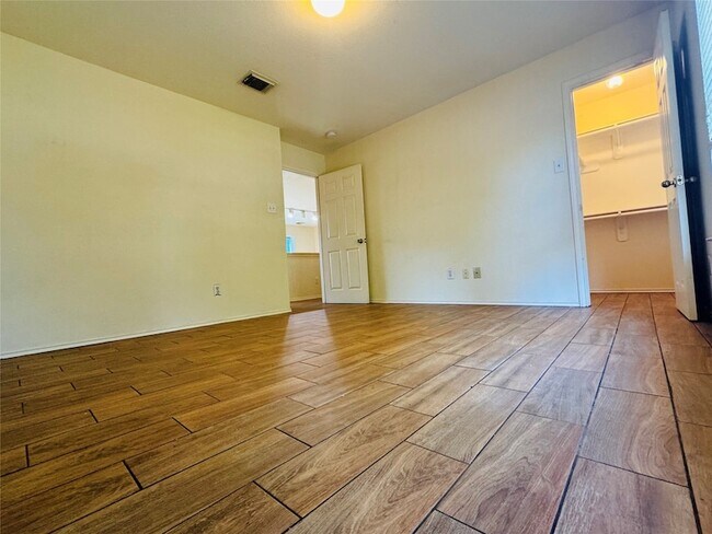 Building Photo - 931 Sierra Springs Ln
