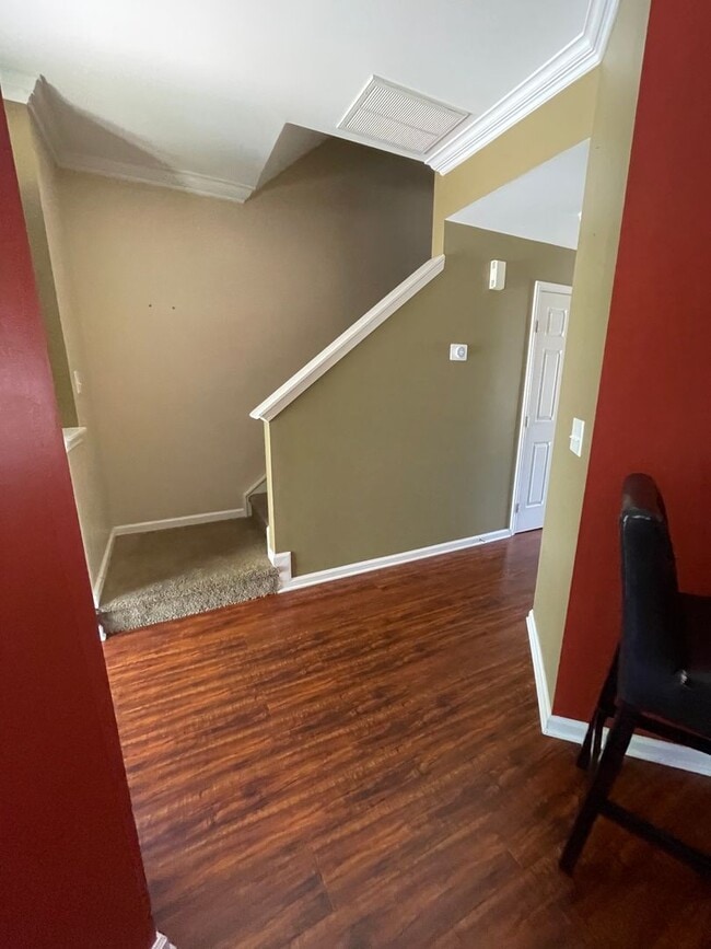 Building Photo - Hadley Commons 2 Bedroom 2.5 Bath Townhome Minutes from Bridgeway Station !! $500 off the First M...