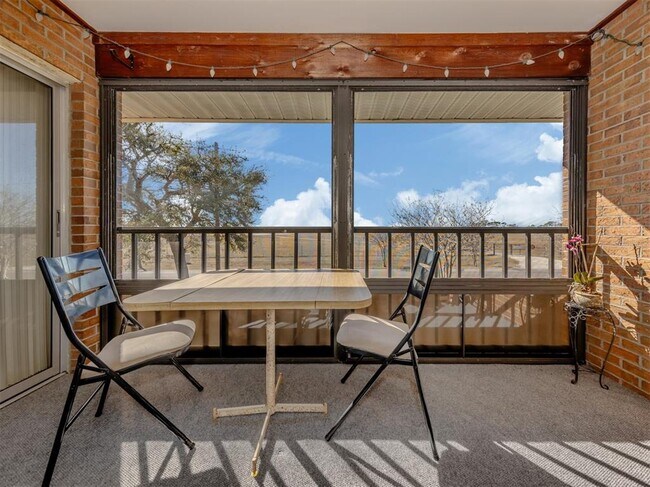 Building Photo - 217 Airport Ave W