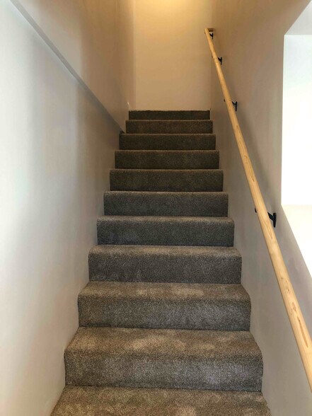 Building Photo - 746 Hamilton Ranch Rd