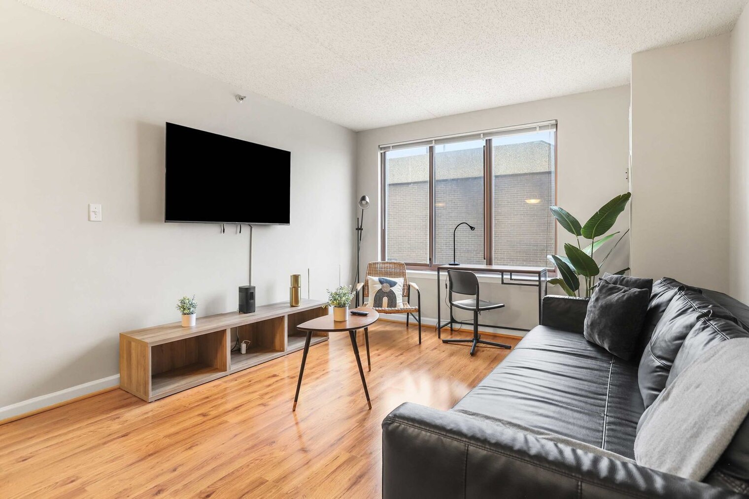 Building Photo - 401 12th St S