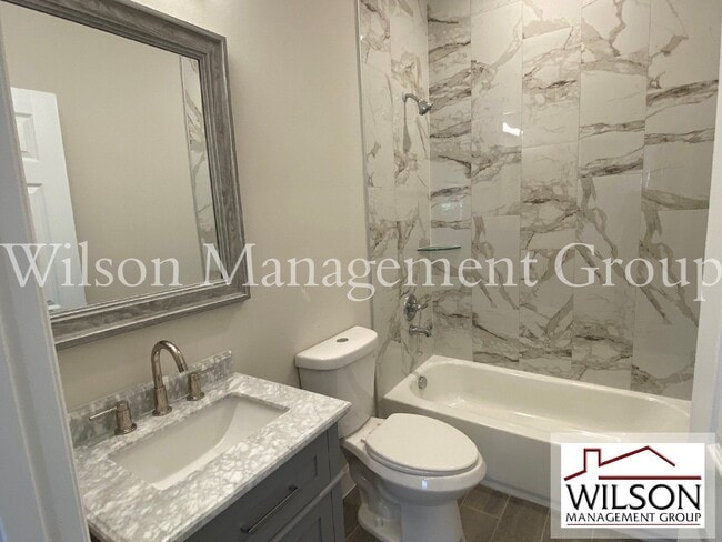 Building Photo - 732 S Lee Ave