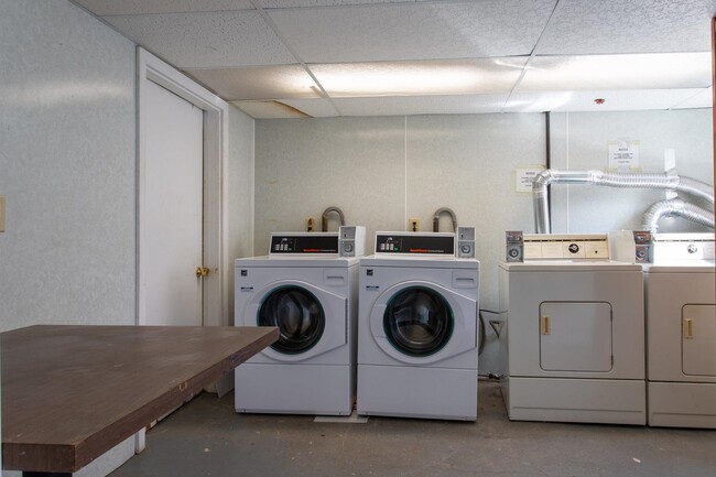 Building Photo - 241 Middle Street