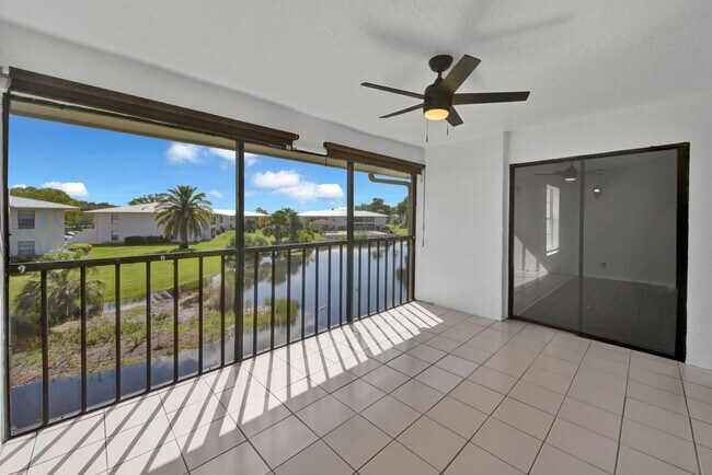 Building Photo - Bright and Spacious 2 Bedroom Condo in Spanish Pines