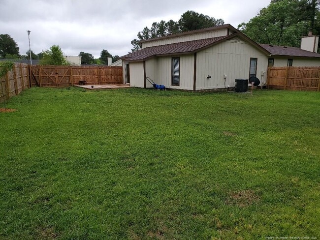 Building Photo - 6516 Wicklow Pl