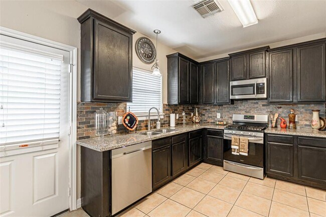 Building Photo - 22439 Highland Point Ln