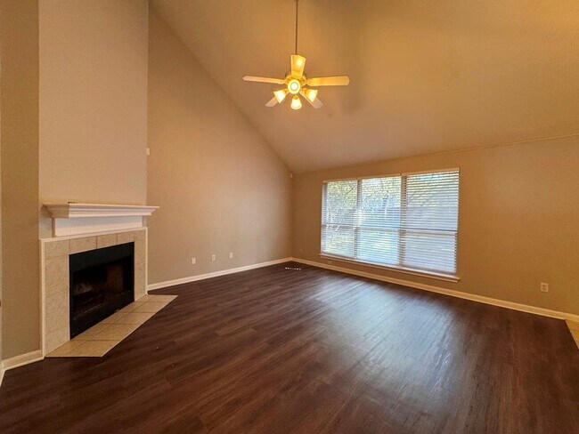 Building Photo - 5305 Tamango Way