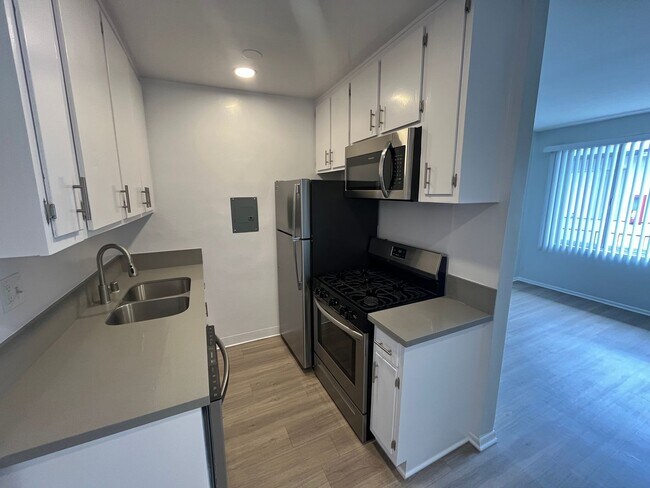 Interior Photo - 11937 Avon Way