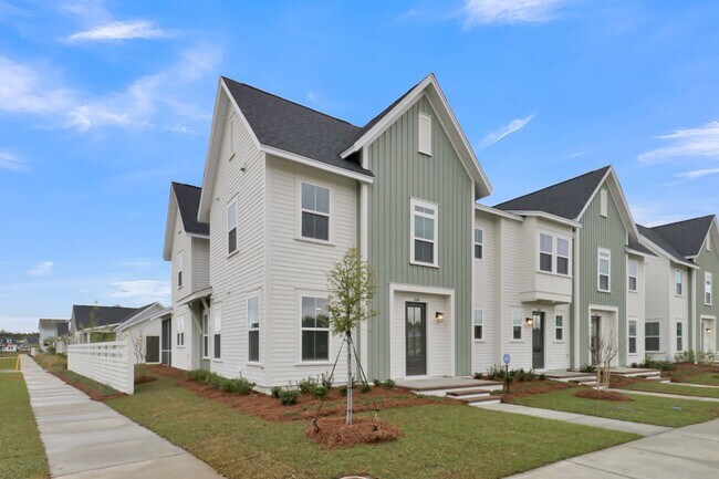 Building Photo - Stunning 3 Bed, 3.5 Bath End-Unit Townhome for Rent in Midtown Nexton —