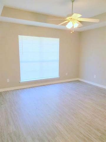 Building Photo - 516 Bluebird Ln