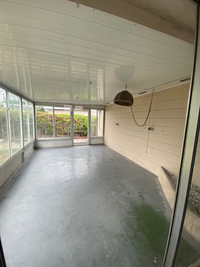 Building Photo - PRICE REDUCED- Beautifully Updated 2/2 Home!