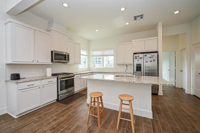 Building Photo - 1535 Cathedral Bend Drive