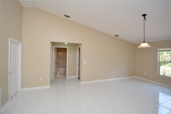 Building Photo - 12 Pine Brook Dr