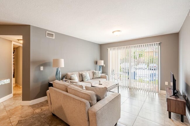 Building Photo - 4041 San Marino Blvd