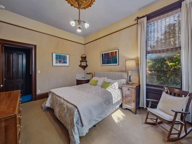 Building Photo - 760 Haight St