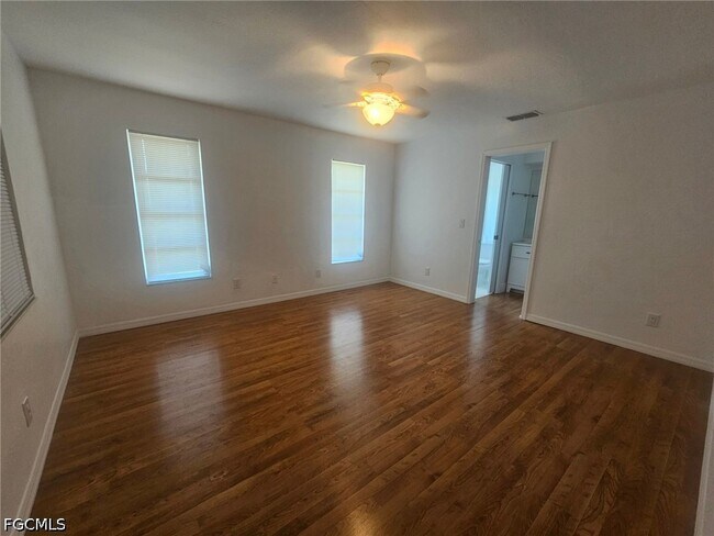 Building Photo - 5989 Hillyer Ct