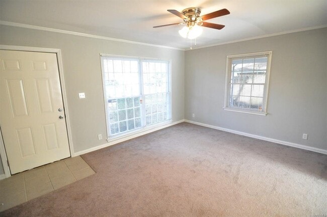 Building Photo - 2720 Green Oaks Dr