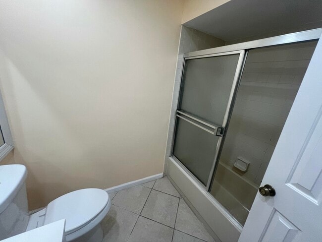 Building Photo - 1581 Woodbridge Lakes Cir