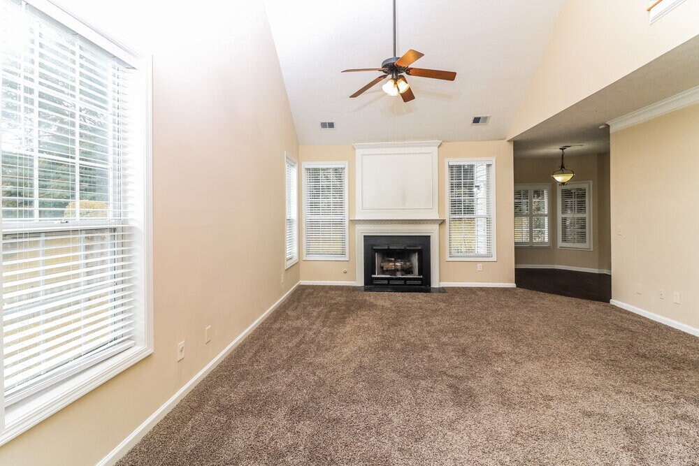 Building Photo - 169 Weatherstone Dr