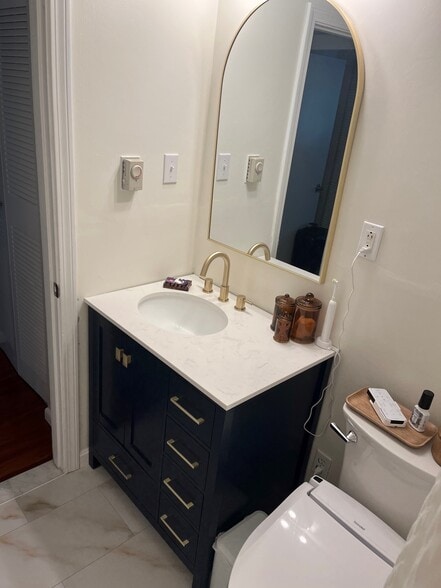 Bathroom vanity - 200 Manning St