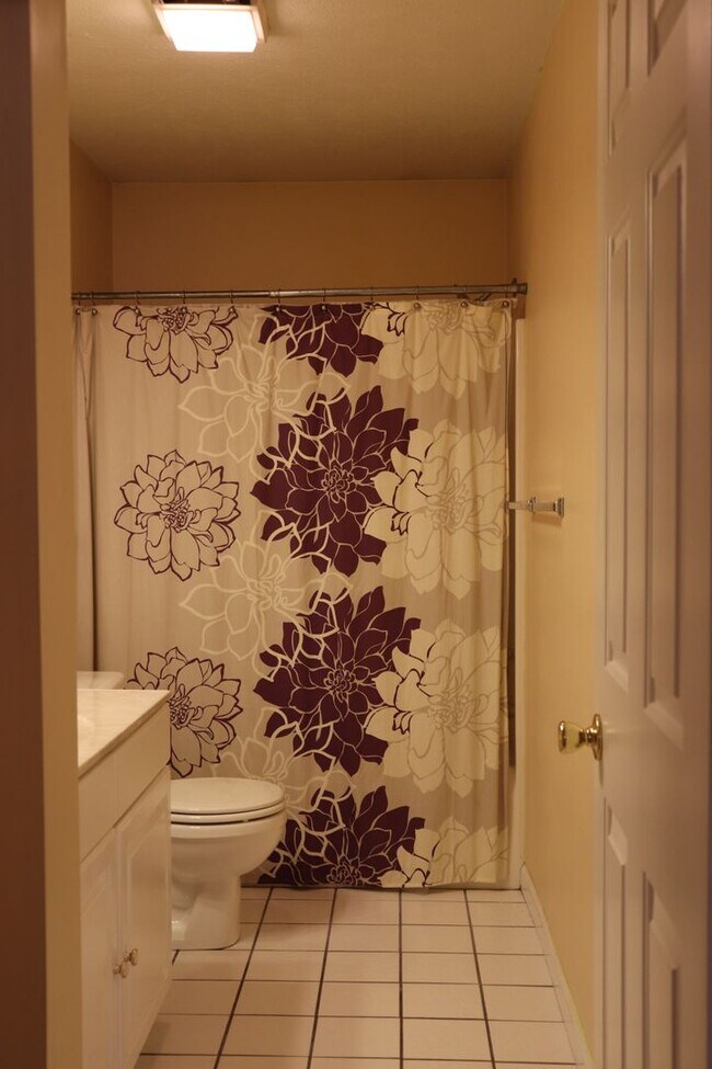 Building Photo - 2 bed/2.5 bath Townhouse in Morgantown - A...