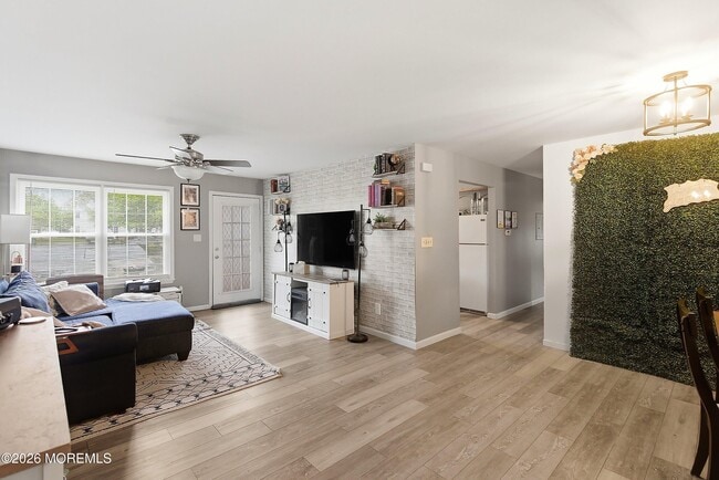 Building Photo - 65 Briarwood Ct