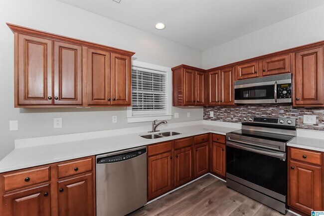 Building Photo - 6025 Kelly Creek Cir