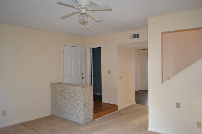 Building Photo - Home For Rent