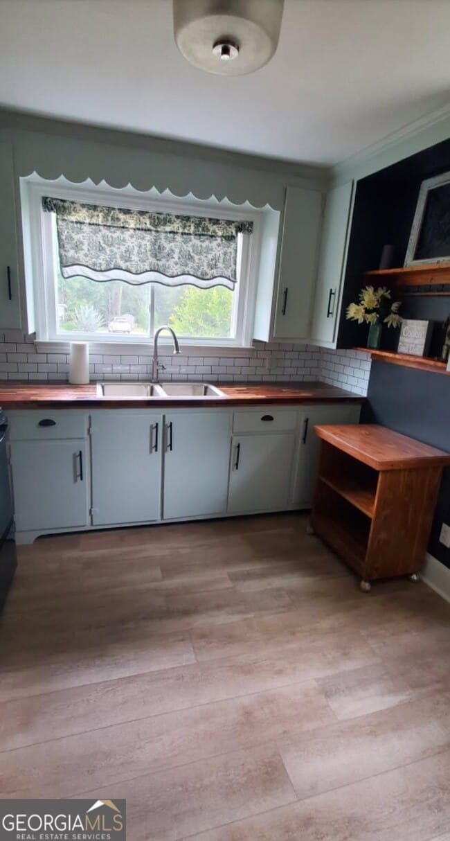 Building Photo - 219 Sylvan Heights Dr