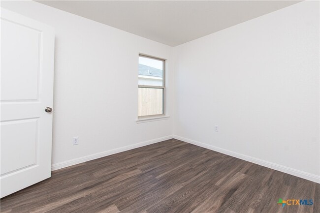 Building Photo - 5815 Betty Lou Dr