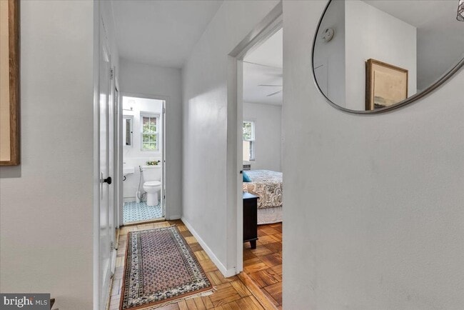 Building Photo - 1132 Valley Dr